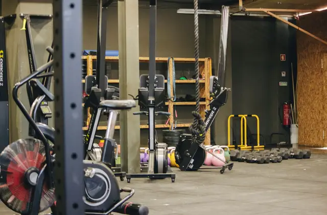 Small & Single-Room Gyms using gym management software