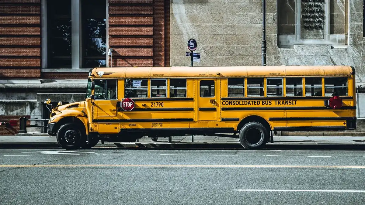 School bus GPS zone alerts and geofencing system