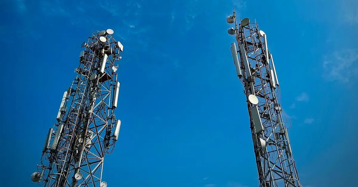 Mobile network tower